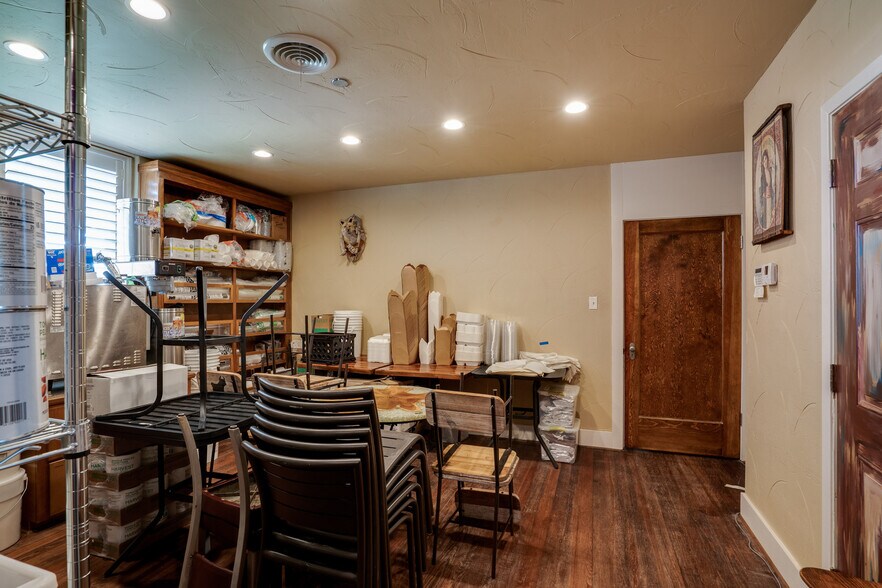 More Photos Of 109 N Main St, Henrietta Specialty For Sale