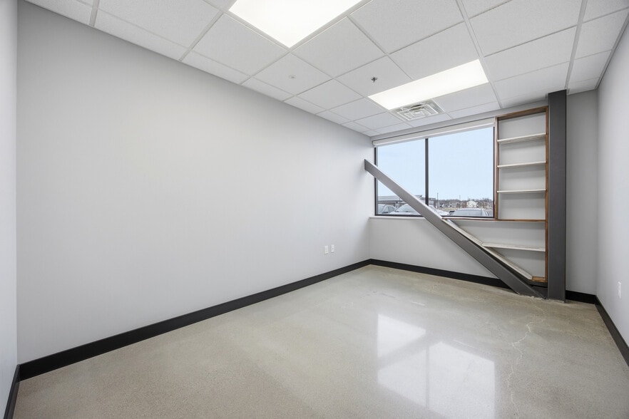 More Photos Of 3220 4th St E, West Fargo Office For Lease