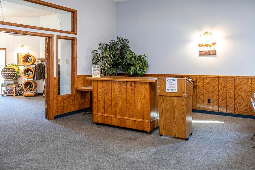 More Photos Of N9581 US Highway 12, Merrillan Restaurant For Sale