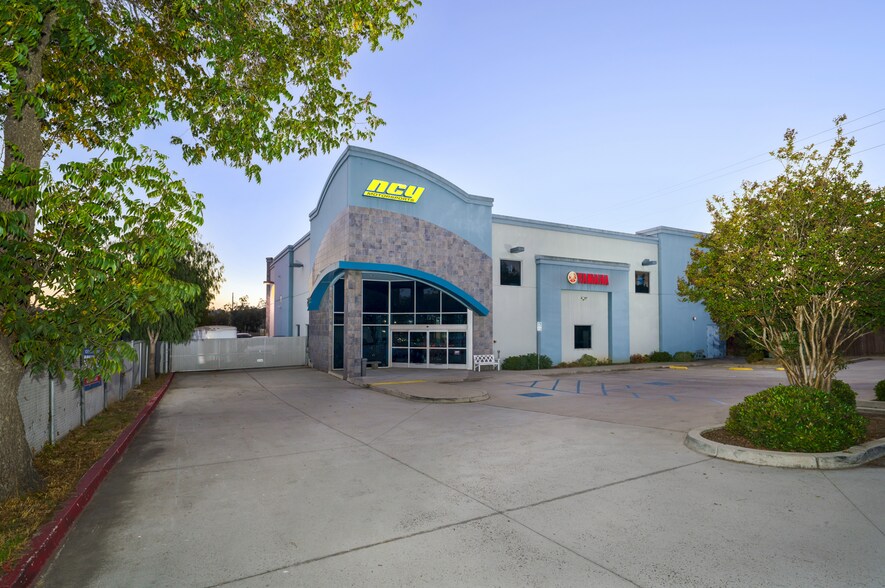 Primary Photo Of 2333 Montiel Rd, San Marcos Showroom For Sale