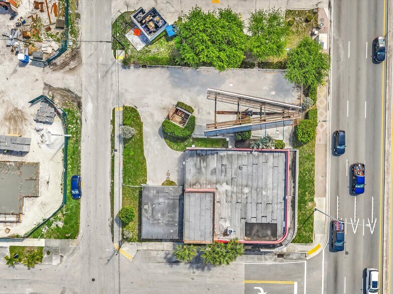 More Photos Of 2731 Broward Blvd, Fort Lauderdale Freestanding For Lease