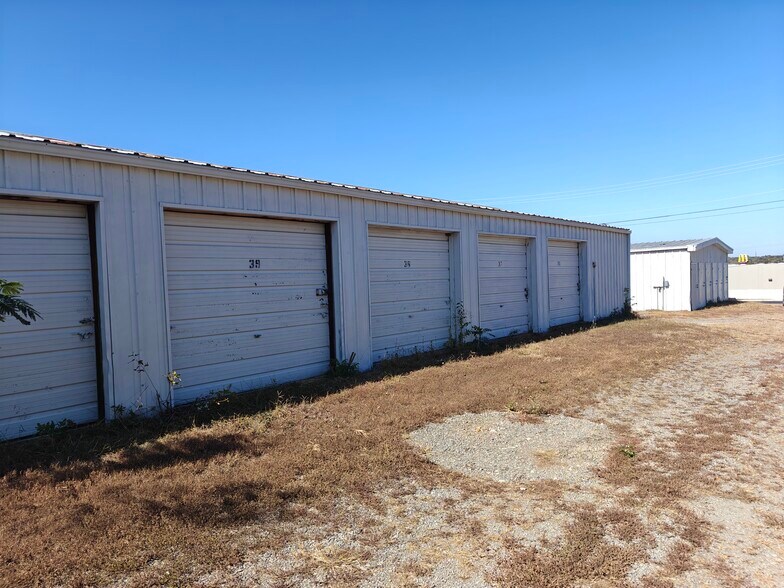 More Photos Of 200 E Rayne St, Tahlequah Self Storage For Sale