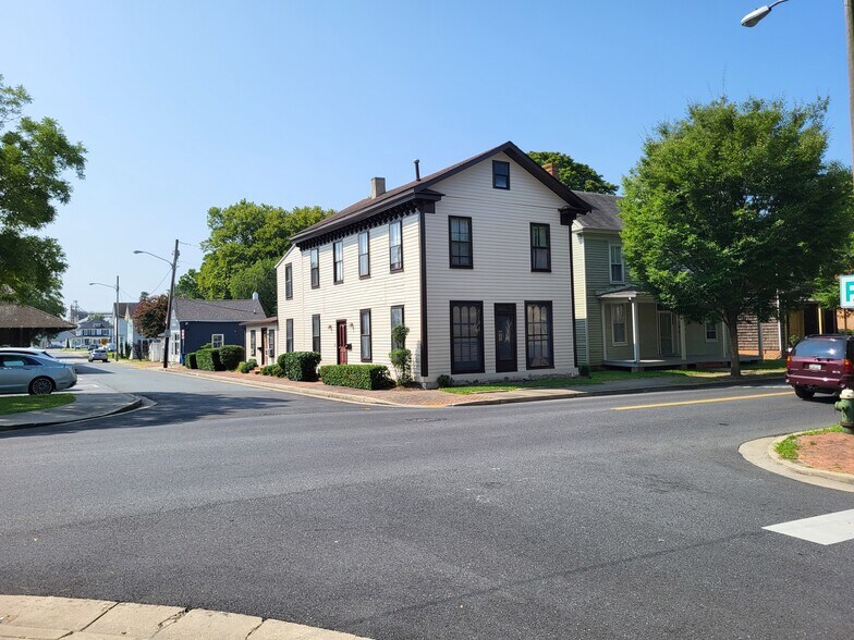 More Photos Of 416 Goldsborough St, Easton General Retail For Sale
