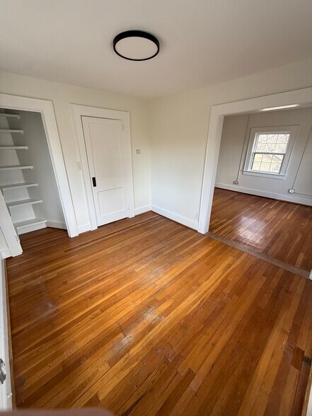 More Photos Of 137 West St, Pittsboro Office For Lease
