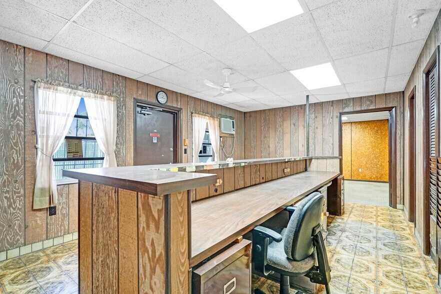 More Photos Of 5870 Stirling Rd, Hollywood Auto Repair For Lease