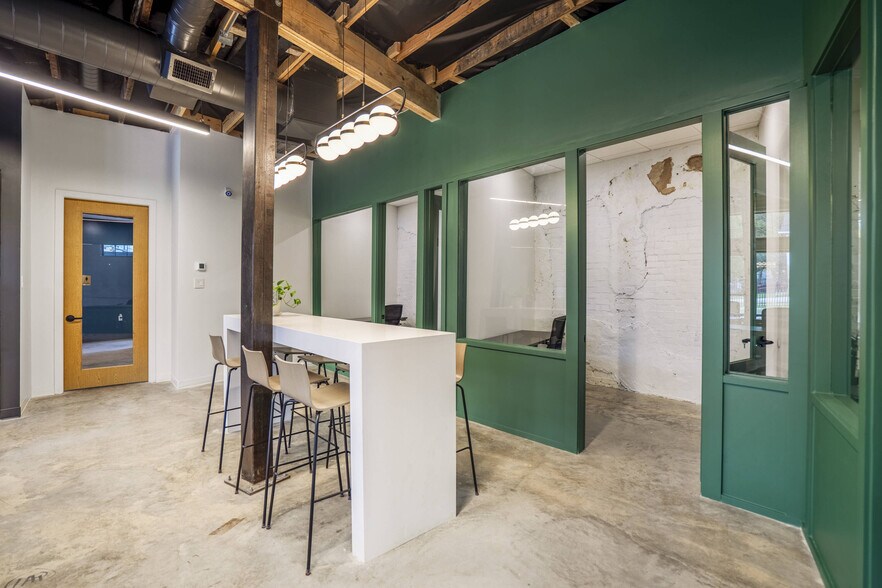 More Photos Of 1109-1115 Dumble st, Houston Office For Sale