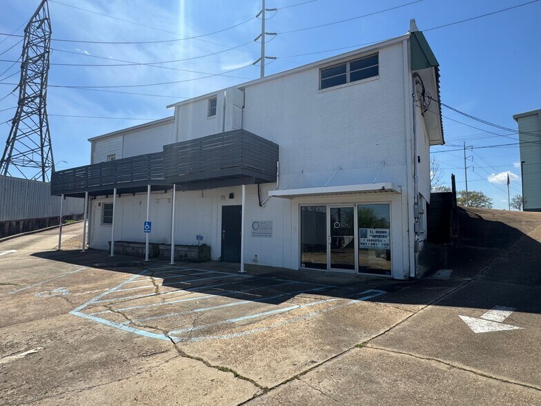 More Photos Of 2800 N State St, Jackson General Retail For Sale