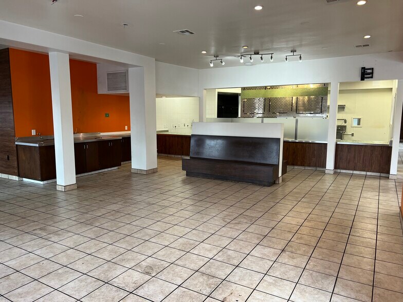 More Photos Of 900 Embarcadero del Mar, Goleta Restaurant For Lease