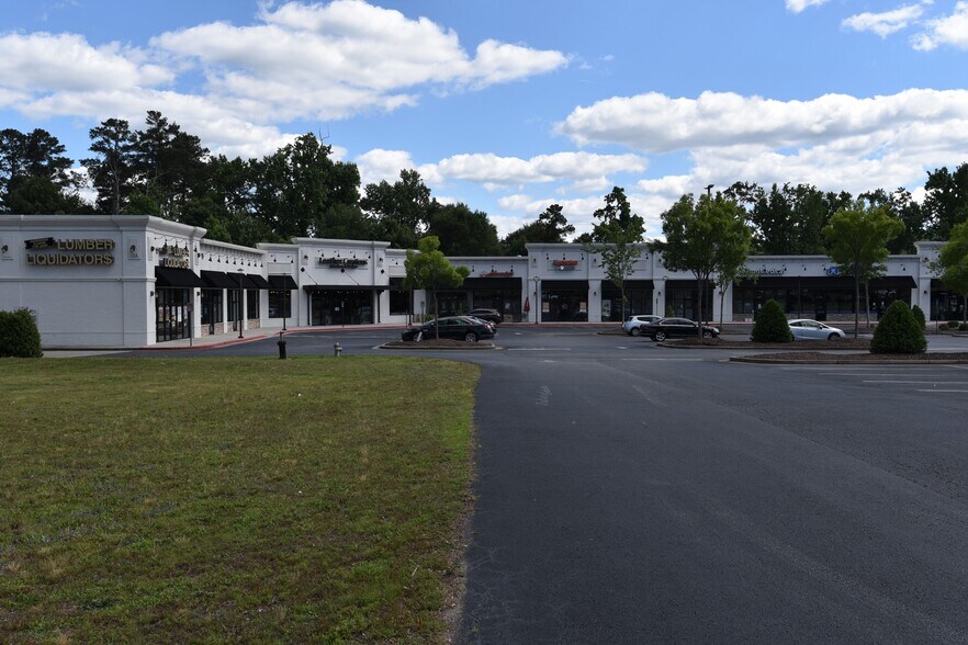 More Photos Of 735 N Main St, Alpharetta Land For Lease