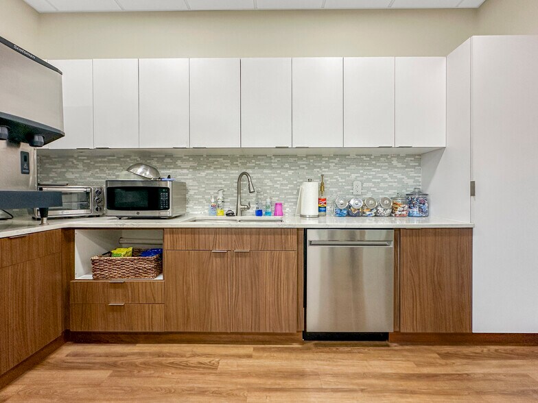 More Photos Of 301 N 200 E, Saint George Medical For Sale