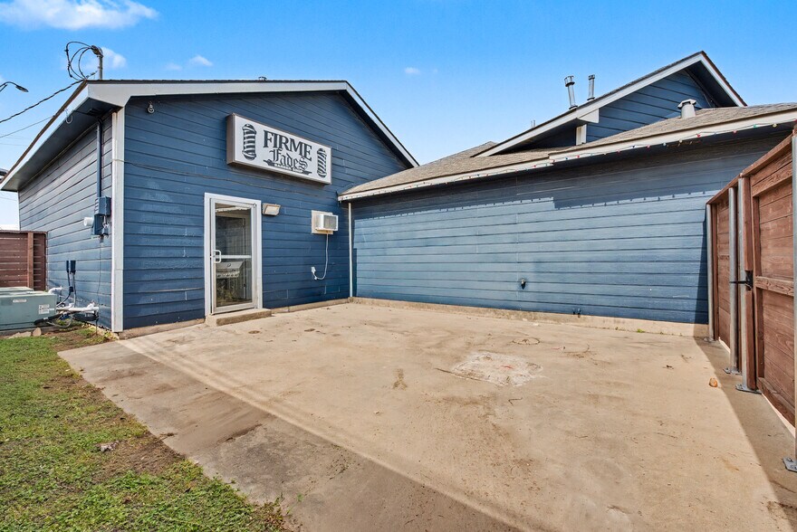 More Photos Of 1227 S College Ave, Bryan Office For Sale