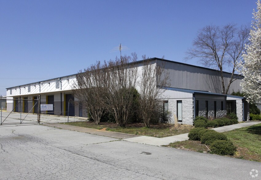 More Photos Of 100 Rus Dr, Calhoun Warehouse For Lease