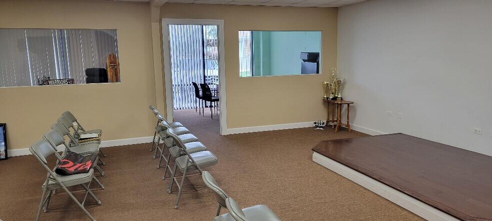 More Photos Of 5680 S Archer Ave, Chicago Loft Creative Space For Lease