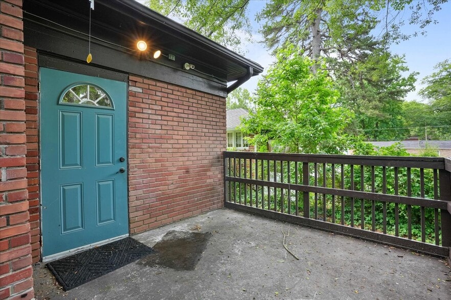 More Photos Of 2741 Church St, Atlanta Office Residential For Sale