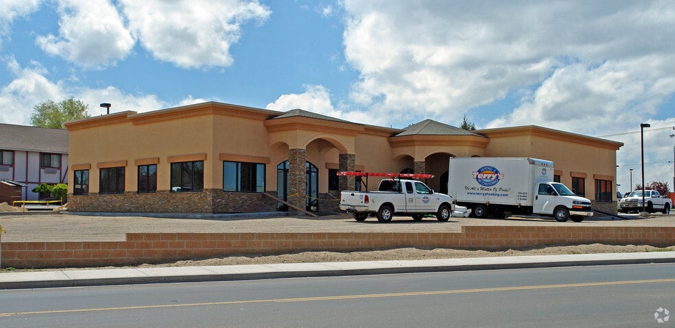 More Photos Of 1290 N College Rd, Twin Falls Freestanding For Lease