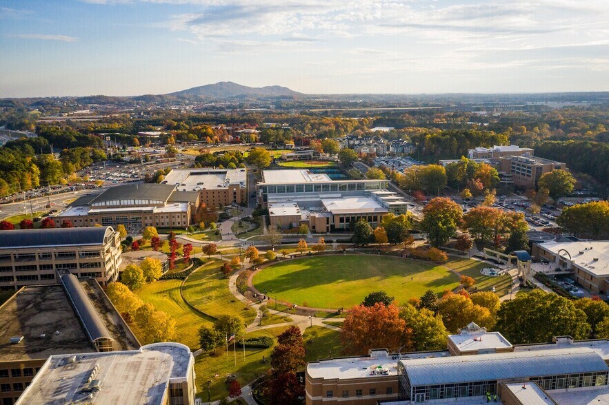 More Photos Of 811 S Marietta Pky SE, Marietta General Retail For Lease