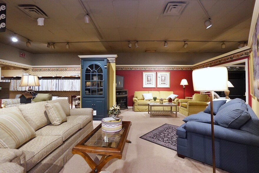 More Photos Of 1229 Castleton Ave, Staten Island Storefront For Lease