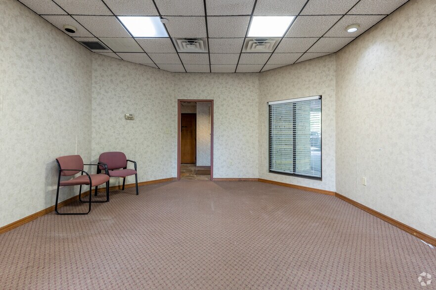 More Photos Of 777 E Altamonte Dr, Altamonte Springs Office For Sale