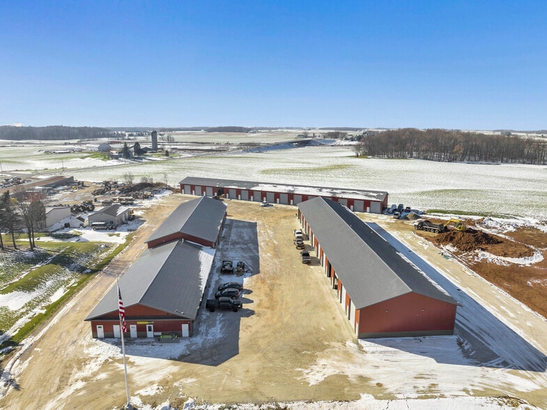 More Photos Of 5254 County Road R, Denmark Service For Lease