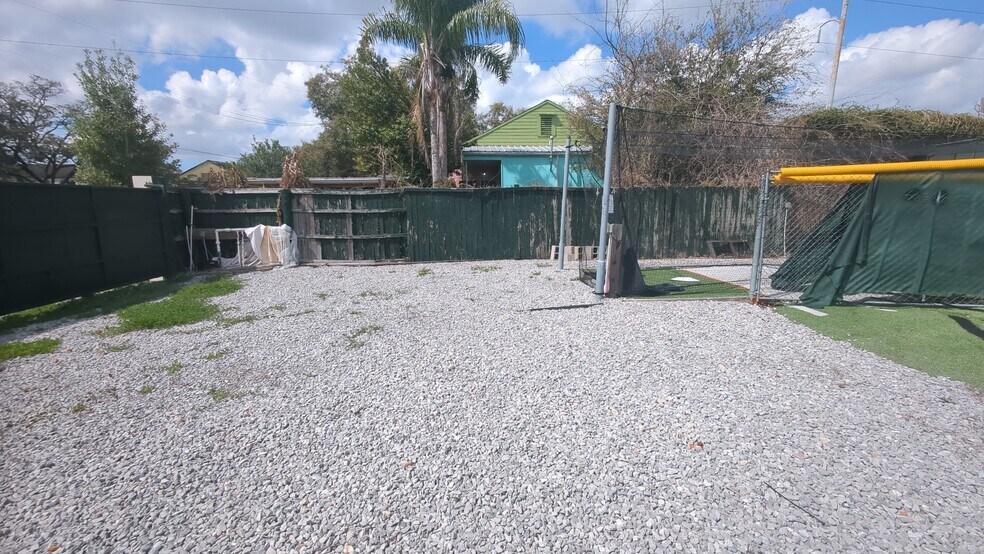 More Photos Of 1440 N Dorgenois St, New Orleans Freestanding For Lease