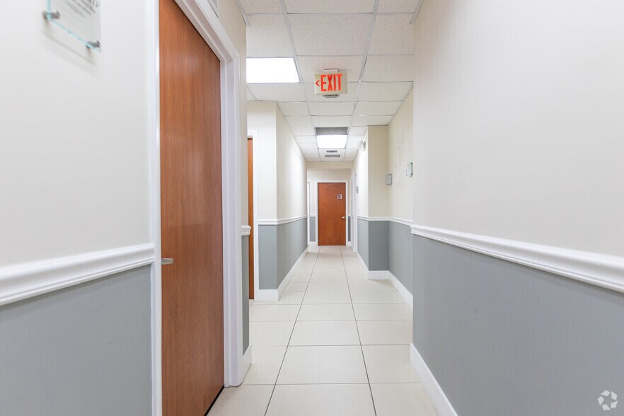 More Photos Of 840 SW 81st Ave, North Lauderdale Office For Lease