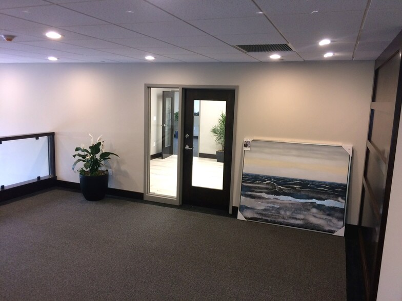 More Photos Of 337 Turnpike Rd, Southborough Research And Development For Lease