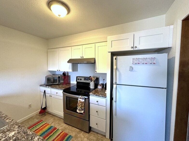 More Photos Of 309 8th St, Hugo Apartments For Sale