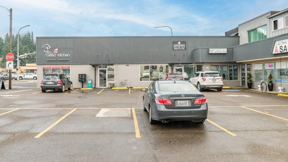 Primary Photo Of 711 Vandercook Way, Longview Storefront For Lease