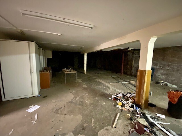 More Photos Of 97-99 High St, Brierley Hill Storefront For Lease