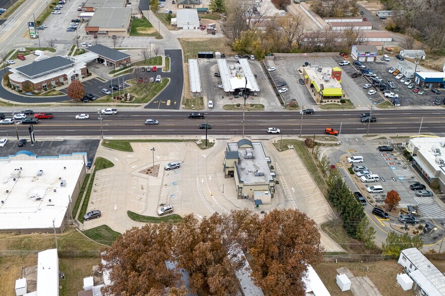 More Photos Of 501 N Belt Hwy, Saint Joseph Fast Food For Sale