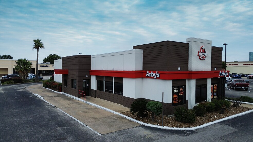 More Photos Of 2415 Bay Area Blvd, Houston Fast Food For Sale