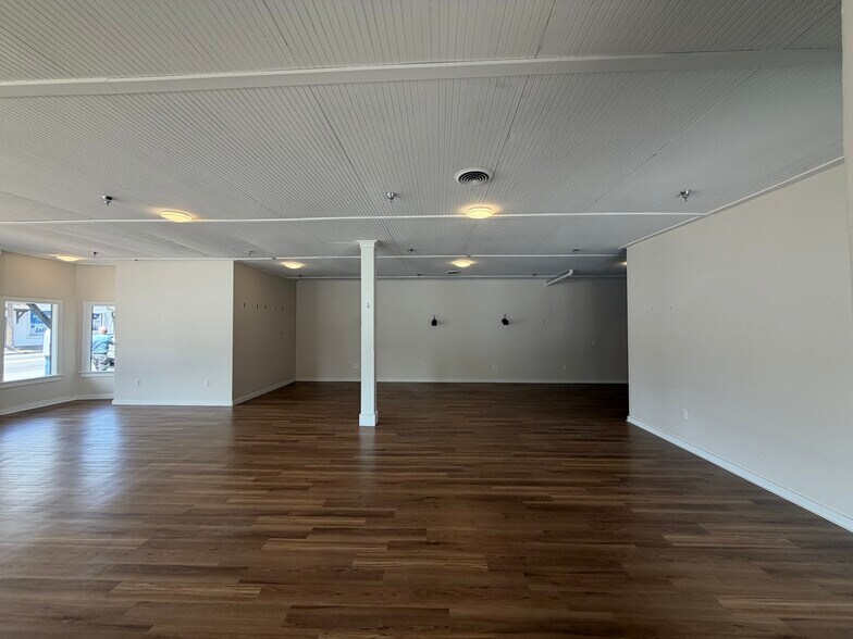 More Photos Of 7797 W Main St, Ridgeland Storefront Retail Residential For Lease