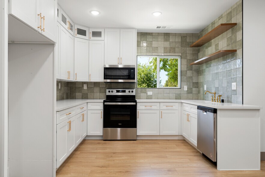 More Photos Of 14268 CA-160, Isleton Apartments For Sale