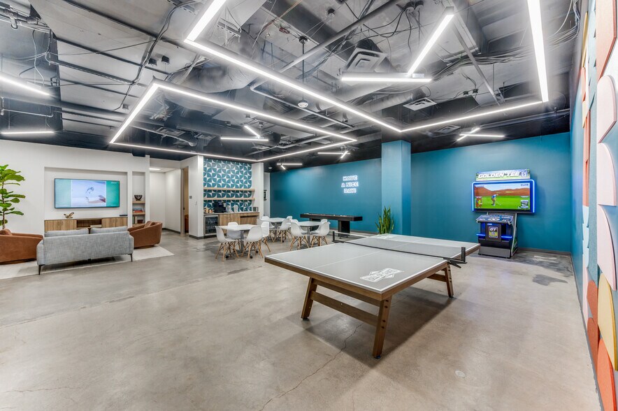 More Photos Of 750 W John Carpenter Fwy, Irving Office For Lease