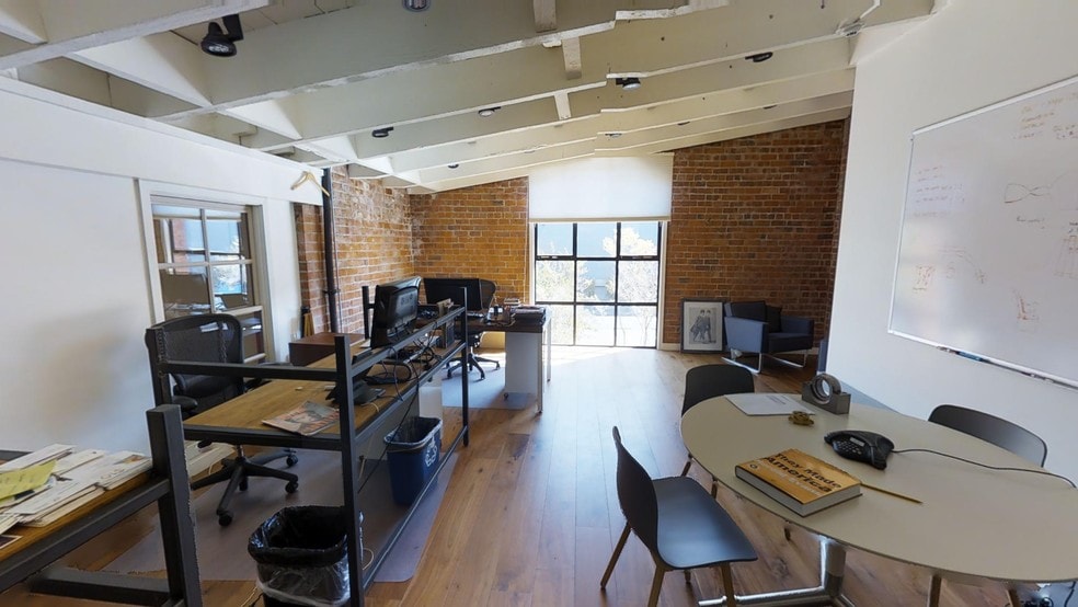 More Photos Of 2865 7th St, Berkeley Warehouse For Lease