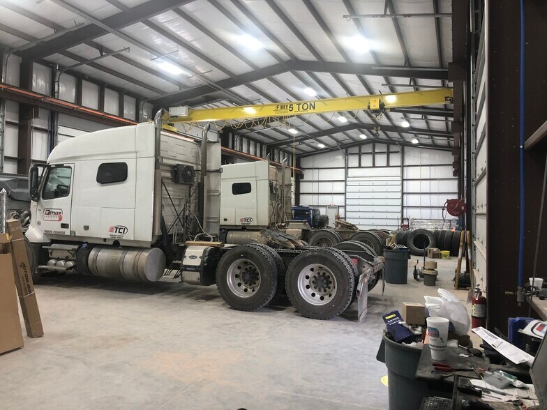 More Photos Of 11004 County 100 Rd, Midland Warehouse For Lease