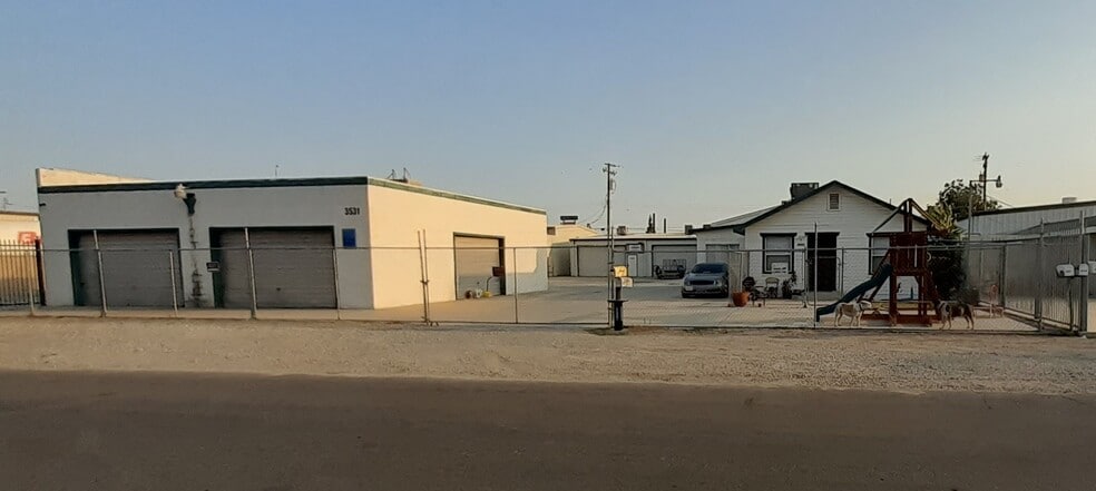 More Photos Of 3531-3533 Brian Way, Bakersfield Warehouse For Sale
