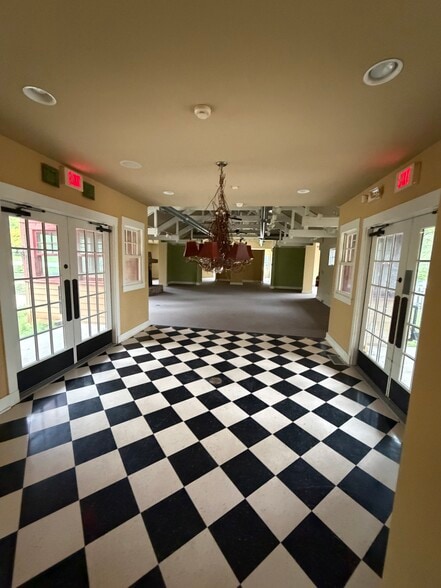 More Photos Of 15638 IN-23, Granger Freestanding For Lease