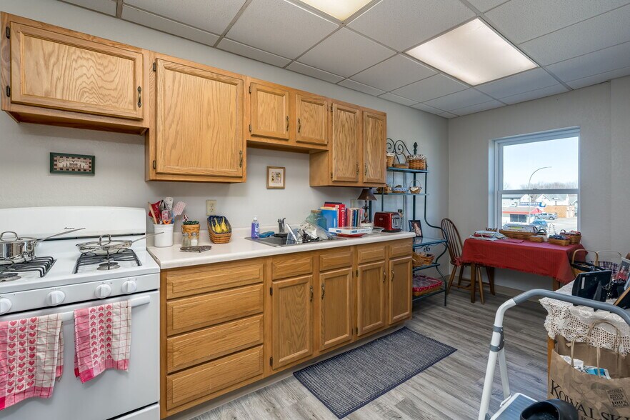 More Photos Of 138 N Main St, Janesville Storefront Retail Residential For Sale