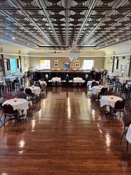 More Photos Of 1143 Wood St, Bristol Restaurant For Sale