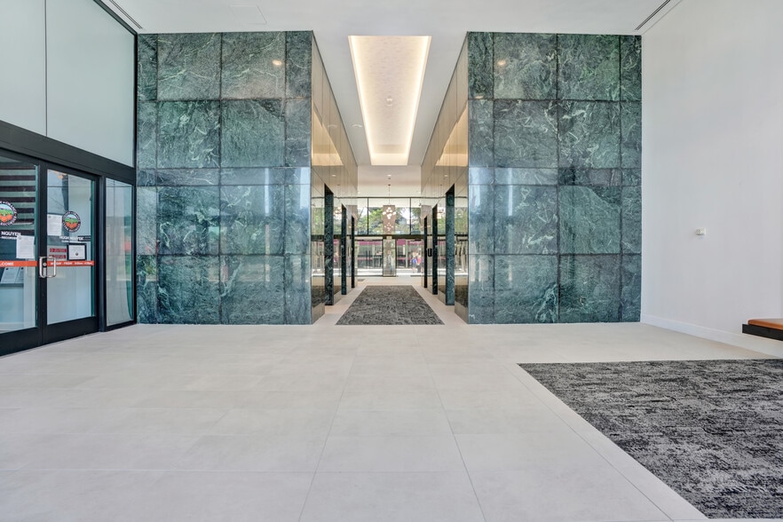 More Photos Of 222 S Harbor Blvd, Anaheim Office For Lease