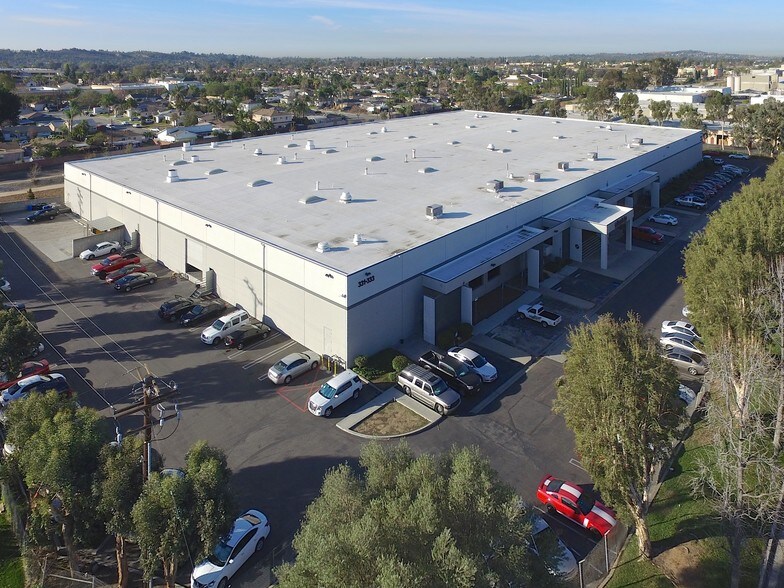 More Photos Of 331-333 Cliffwood Park St, Brea Industrial For Sale