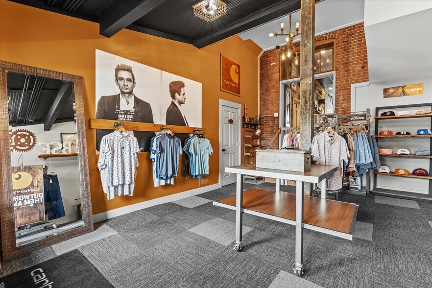 More Photos Of 104 S Leroy St, Fenton Storefront Retail Residential For Sale