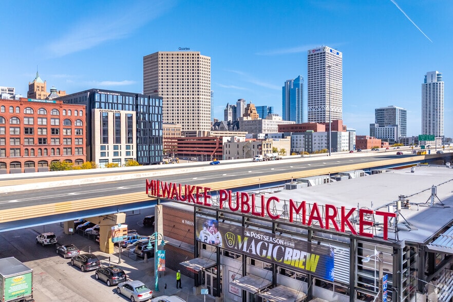 More Photos Of 511 N Broadway, Milwaukee Office For Lease