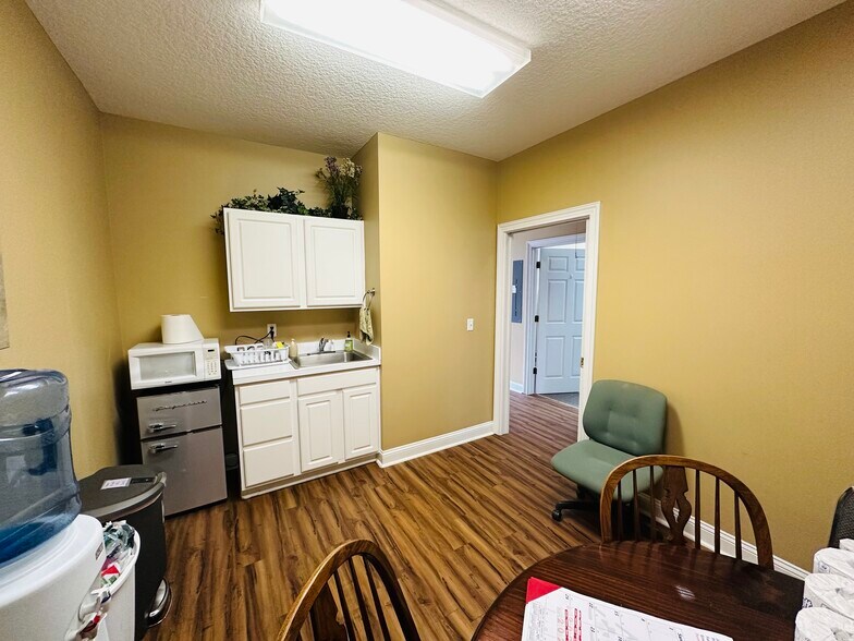 More Photos Of 12443 San Jose Blvd, Jacksonville Medical For Sale
