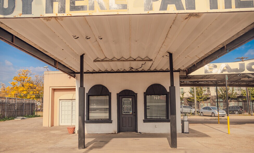 More Photos Of 711 Fort Worth Ave, Dallas Auto Dealership For Lease