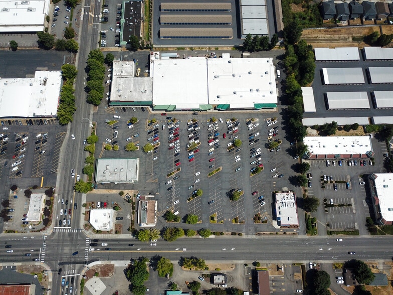 More Photos Of 24034 104th Ave SE, Kent Freestanding For Sale