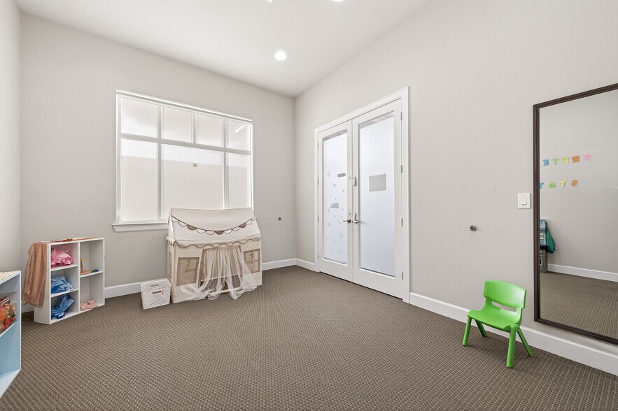 More Photos Of 5757 Flewellen Oaks Ln, Fulshear Office For Lease