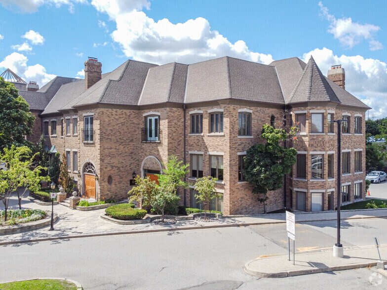 More Photos Of 28-34 Village Centre Pl, Mississauga Office For Lease