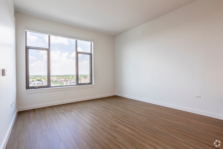 More Photos Of 1133 South Blvd, Oak Park Apartments For Lease